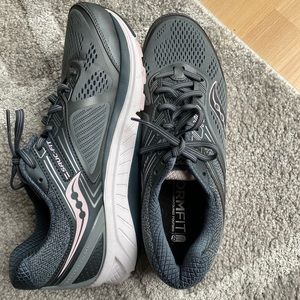 Saucony Echelon v7 Runners